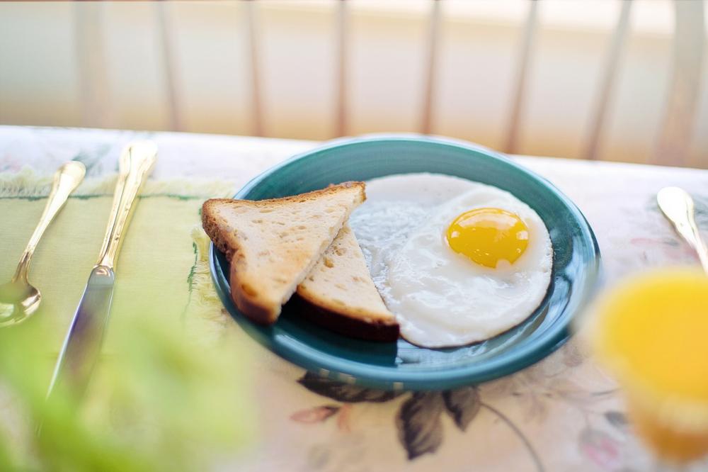 breakfast table